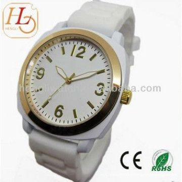 Mode chaud alliage montre avec bande de Silicone 15071